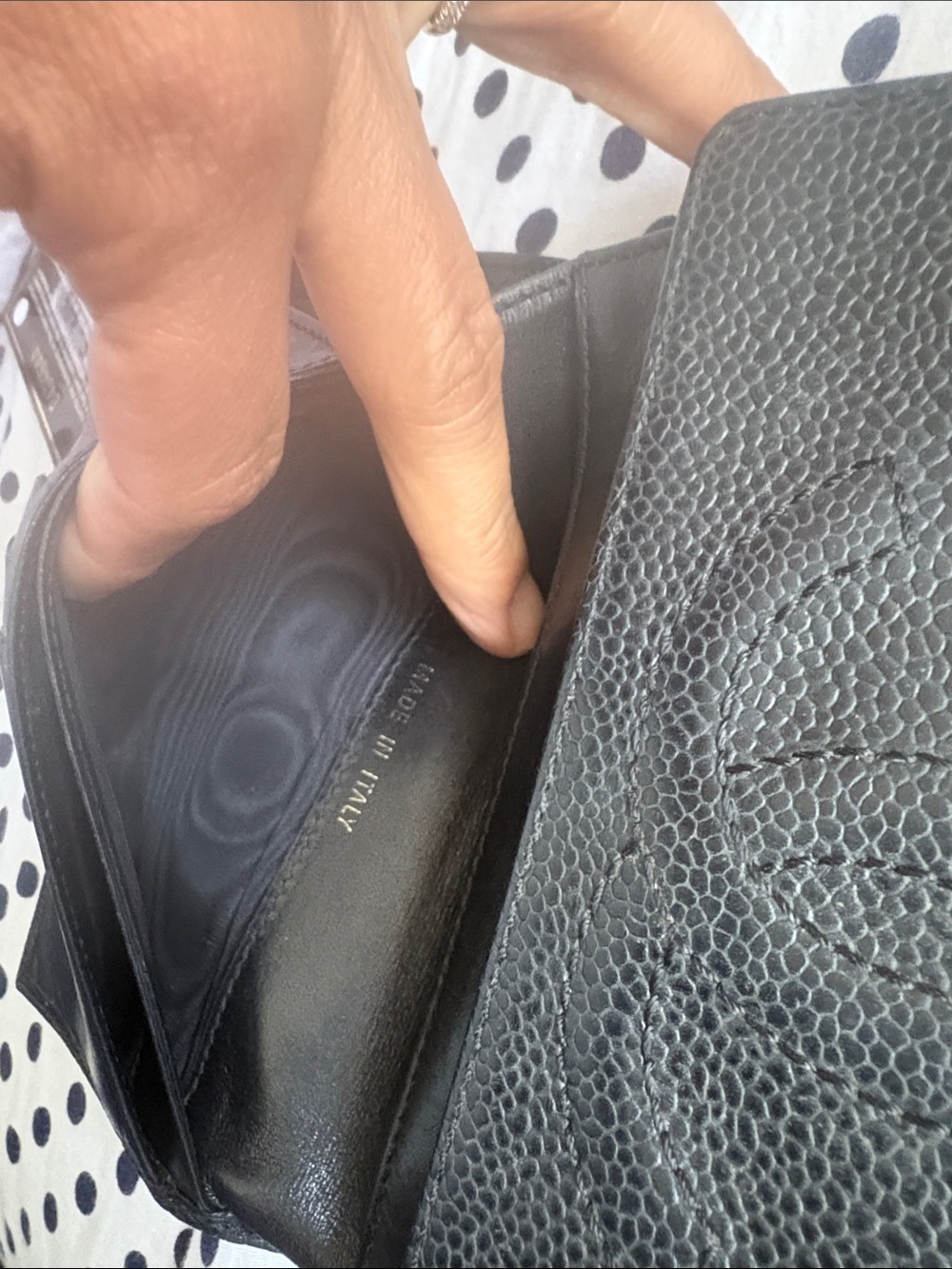 CHANEL Black CC Logo Wallet in Caviar Leather - Picture 6 of 11